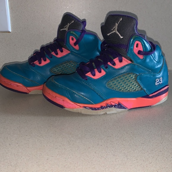 Tropical Teal/White-Digital Pink-Court Purple Retro
Jordan 5 13c - Picture 4 of 8